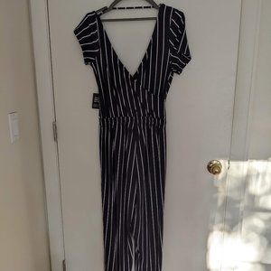 BRAND NEW (Never worn) Express Jumpsuit XS